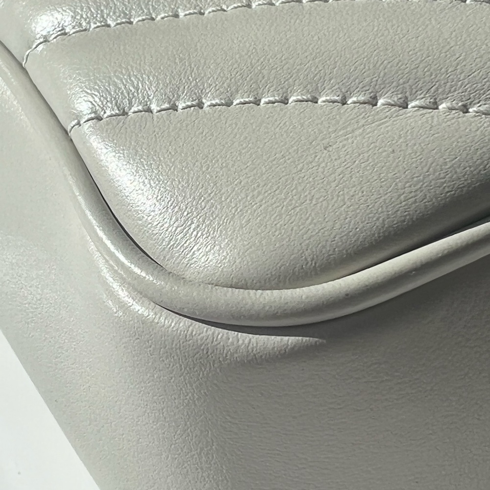 YSL Blanc Vintage Monogram Lou Camera shoulder/crossbody bag in calfskin leather - Picture 9 of 12